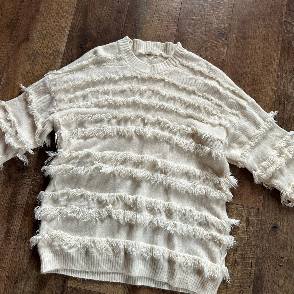 Women's ANDTHEWHY Cream Fringe Crew Neck Sweater M/L